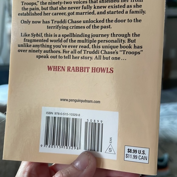 When Rabbit Howls Used Book great condition - Picture 3 of 4